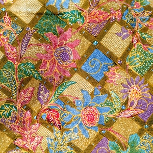 Old Batik Tulis, Batik Pekalongan, Vintage Batik, Batik Collector Item, Vintage Handwritten Batik, Bright-Colored Batik, Indonesian Textile