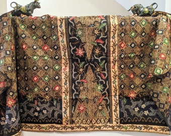 Indonesian Batik Tulis with Geometric Design, Handdrawn Batik Madura, Indonesian Batik Fabric, Handwritten Batik Sarong, Made in Indonesia