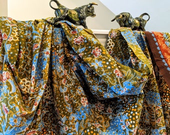 Batik Lasem Indonesia, Hand Drawn Batik Tulis Floral Design, Handwritten Indonesian Batik Fabric, Coastal Lasem Batik, Yellow Green Sarong