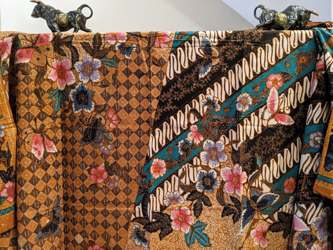 Hokokai Style Batik Tulis, Pagi Sore Hand Drawn Indonesian Batik