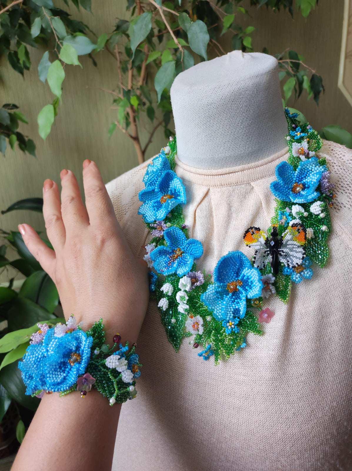 Flower necklace. Flower bracelet. Handmade beaded jewelry set with flower. Exclusive jewelry.  Bead set with violet and lilies of the valley
