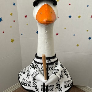 26” to 29” Chicago White Sox Goose Clothes