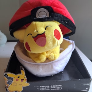 Vintage  10” Tall Tomy 2017 Plush Pikachu in Poke Ball Mint in Package