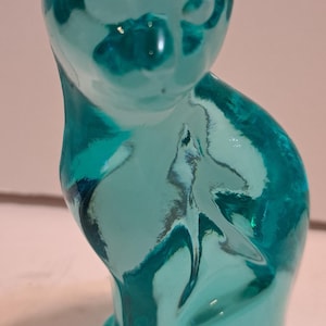 Vintage Fenton 2000 95th Anniversary Gorgeous Blue Glass Cat Figurine 5.25&quot; tall