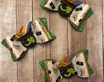 Irish bow | pot of gold | lucky bow | st pattys day bow | rainbow bow | green bow | stacked bow | sparkly bow | glitter bow | clover