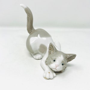 Vintage Lladro Kitten Figurine,  A5S, 05112, 1981