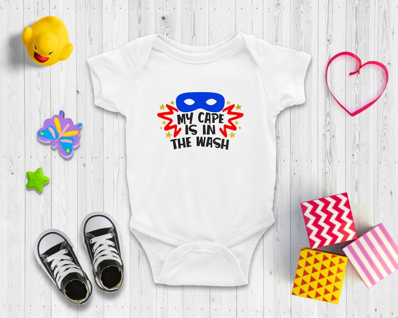 Cute Baby Shower Gift Funny /& Cheeky Baby s Baby Announcement My cape is in the wash Short and Long Sleeve Baby Bodysuit