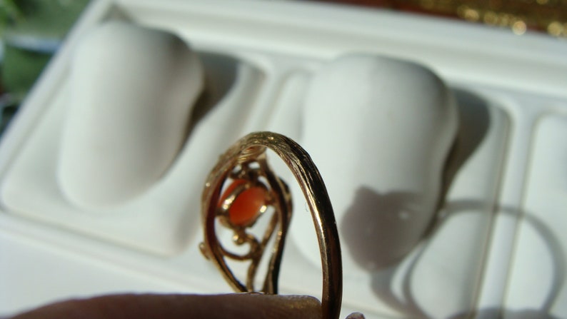 Unique Vintage Pink Coral Ring in 14k Yellow Gold,, Size 6, Modernist 1960s 1970s Jewelry, Freeform Cocktail Rings, 133 image 8