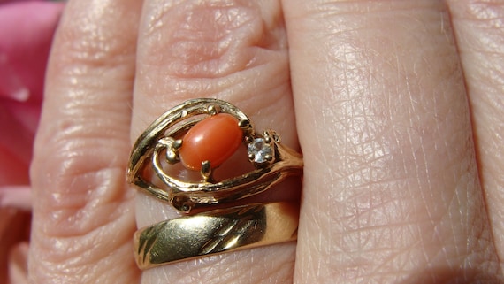Unique Vintage Pink Coral Ring in 14k Yellow Gold… - image 5