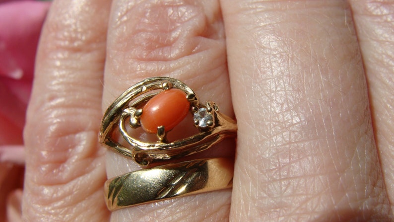 Unique Vintage Pink Coral Ring in 14k Yellow Gold,, Size 6, Modernist 1960s 1970s Jewelry, Freeform Cocktail Rings, 133 image 5