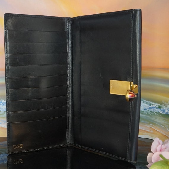 Vintage Gucci leather wallet, made in italy with … - image 5