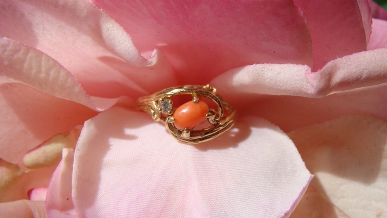 Unique Vintage Pink Coral Ring in 14k Yellow Gold,, Size 6, Modernist 1960s 1970s Jewelry, Freeform Cocktail Rings, 133 image 1