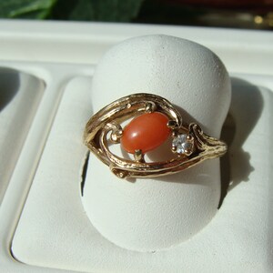 Unique Vintage Pink Coral Ring in 14k Yellow Gold,, Size 6, Modernist 1960s 1970s Jewelry, Freeform Cocktail Rings, 133 image 2