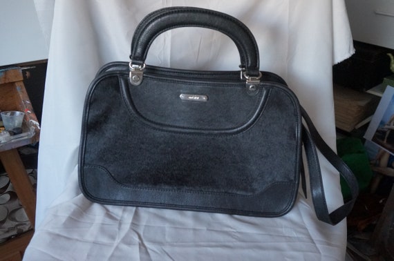 nine west black handbag
