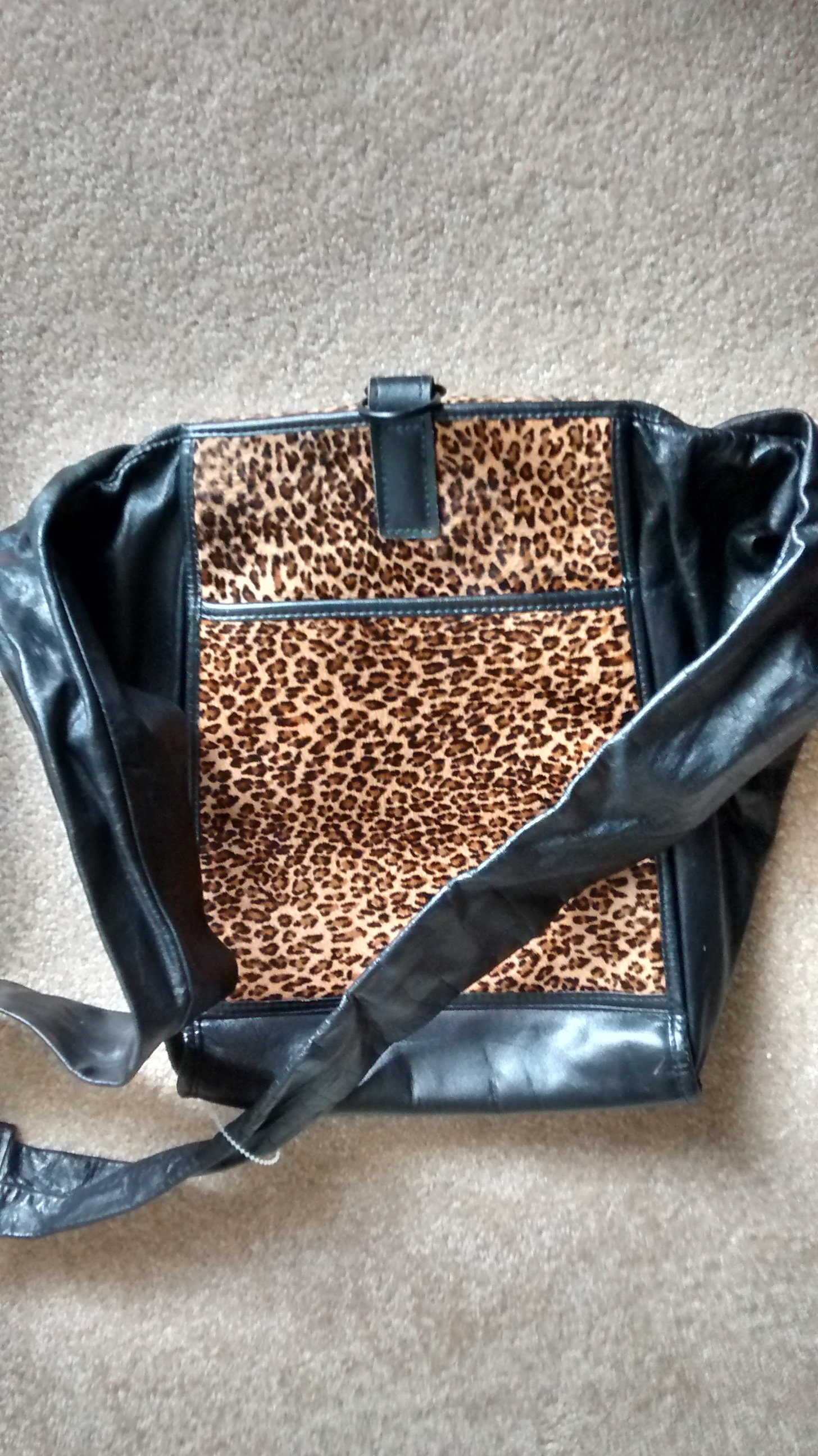Classic metalic leather handbag Balenciaga Black in Leather