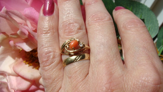 Unique Vintage Pink Coral Ring in 14k Yellow Gold… - image 4