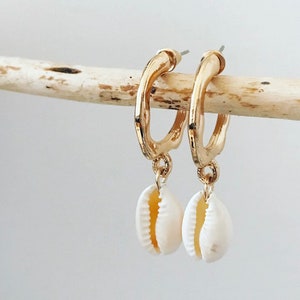 HANALEI BAY - handmade earrings - unique jewelry - minimalist fashion - boho hoops - natural jewellery - gift for her - shell earrings, gold