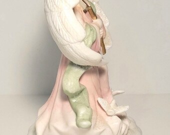 オルゴール付き天使の像　美品 ヴィンテージ磁器守護天使像オルゴール/きよしこの夜/鳩/花/天使