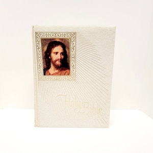 Vintage Holy Bible Fireside Family Addition Large Hard Cover Bible