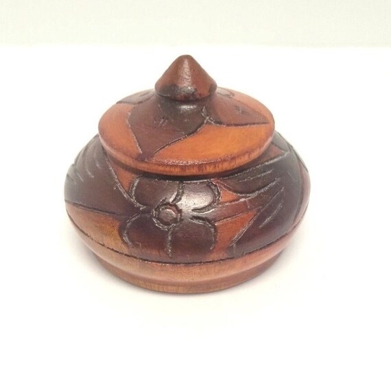 Vintage hand carved lidded - Gem