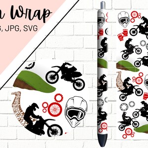 Puede incluir: Un envoltorio de bolígrafo blanco con un patrón repetido de siluetas negras de pilotos de motocross, cascos y engranajes. El texto "Pen Wrap" está en la parte superior de la imagen.