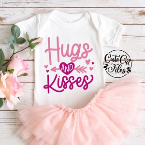 Knuffels en kusjes SVG PNG DXF | Valentijnsdag-svg | Knuffels en kusjes gesneden bestand | Valentijnsdag-svg voor kinderen | Knuffels en kusjes mok svg