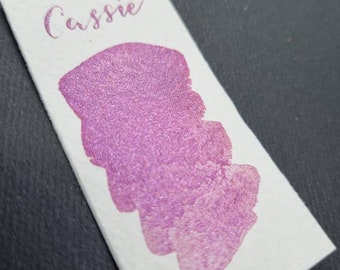 Handgemachte vegane Aquarellfarbe | kirschrot/lila irisierender Schimmer | Cassie | Kalligraphie Tinte | Brush Lettering Farbe