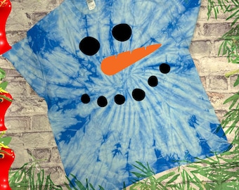 Camiseta teñida con cara de muñeco de nieve - Camisa navideña