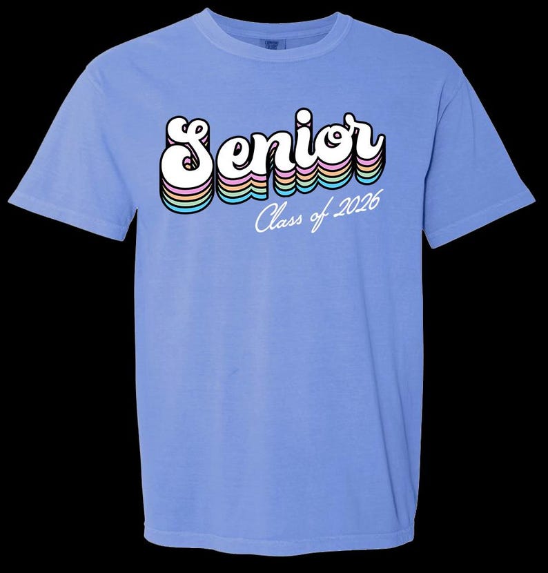 Vibraciones de la Clase 2026: ¡Celebra tu último año con estilo! Último año, Diseño personalizado, Color cómodo, Graduación, Último año, Camiseta de último año, Camisa de último año imagen 6