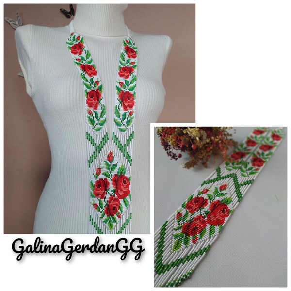 Long collier de fleurs Gerdan fait de perles faites à la main, un cadeau de vacances exquis d'Ukraine