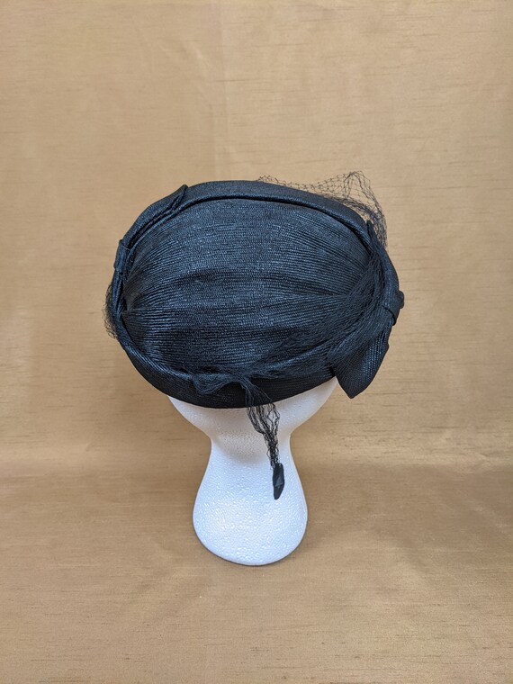 Dark Blue Straw Wicker Black Veil 1950's Bow Hat - image 3
