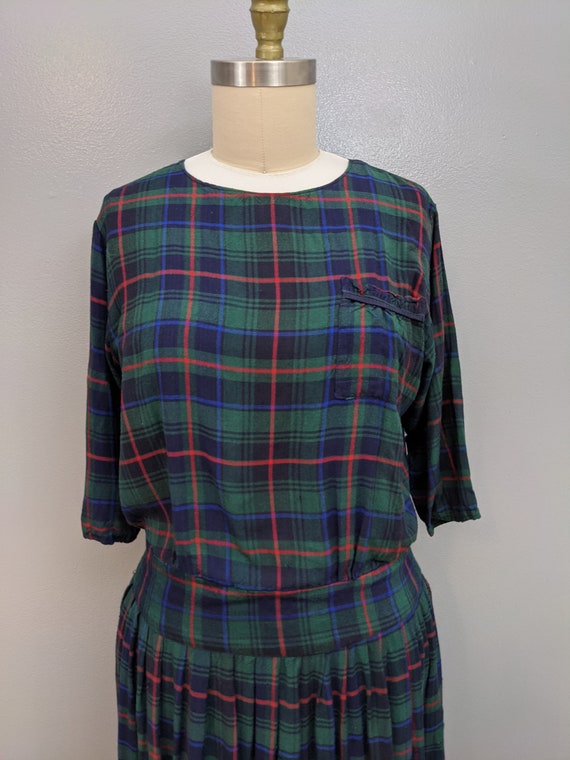 Women's 1990's Plaid Flannel Goes 1920's Dress As… - image 2