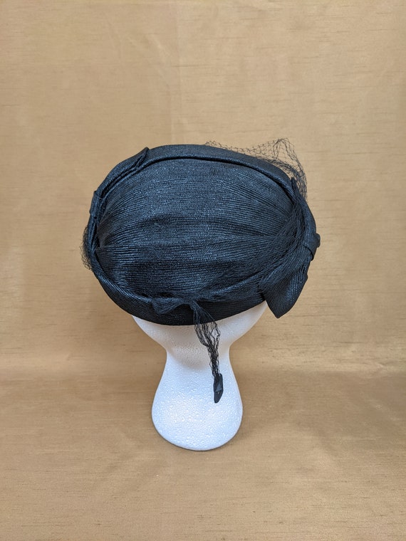 Dark Blue Straw Wicker Black Veil 1950's Bow Hat - image 4