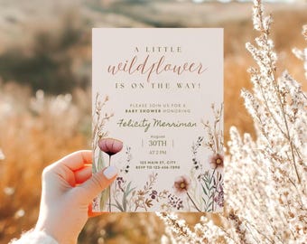 Invito per baby shower "Un piccolo fiore selvatico in arrivo", Modello di invito per baby shower a tema fiori selvatici, Baby shower "Baby in Bloom" (0210)