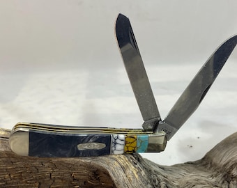 Cuchillo de caza Case XX personalizado, modelo 3254, con cachas de piedra auténtica multicolor personalizadas.