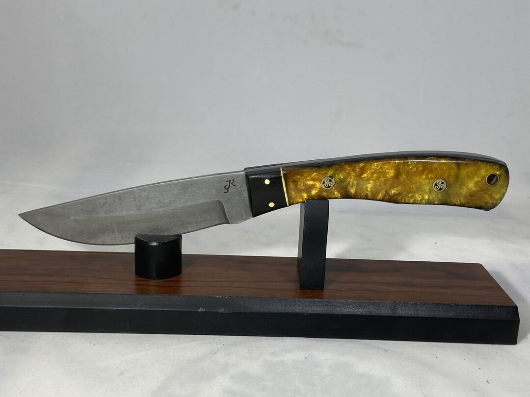 Custom Fixed Blade Hunting Knife With Custom Carbon Fiber Strand Scales
