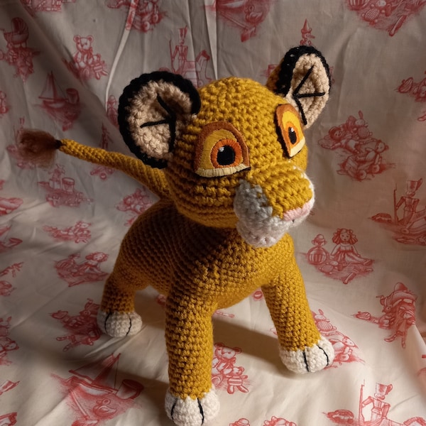 Simbia le lionceau. Lion,jouet,peluche,amigurumi,crochet,artisanat,made in France,