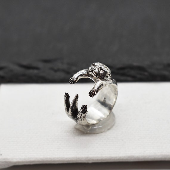 Silver otter deals jewelry