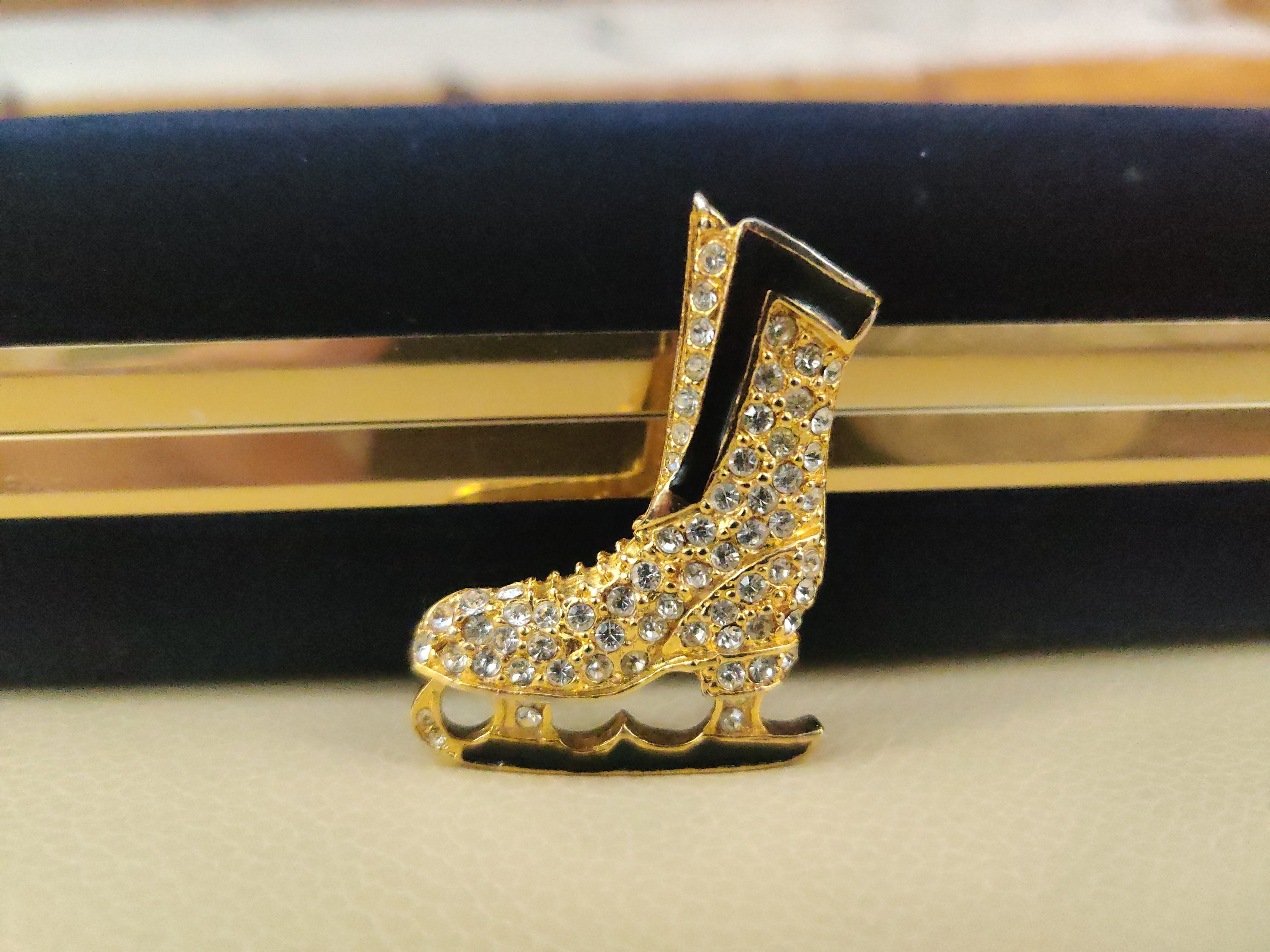 Vintage Brooch ICE SKATE Gift for Her Etsy Canada