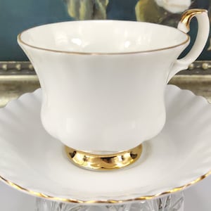 Vintage Tea Cup, ROYAL ALBERT, Teacup And Saucer, Val D&#39;Or