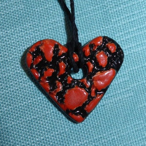 Enkla färgglada halsband att unna dig själv eller någon annan.