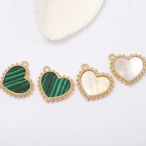 Charm coeur en coquillage plaqué or 14 carats : bijoux en laiton (15 x 13 mm)