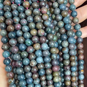 Hoogwaardige natuurlijke robijn in kyaniet edelsteenkralen | Blauwe en roze ronde kristallen kralen | Benodigdheden voor het maken van sieraden | DIY-armbandkralen