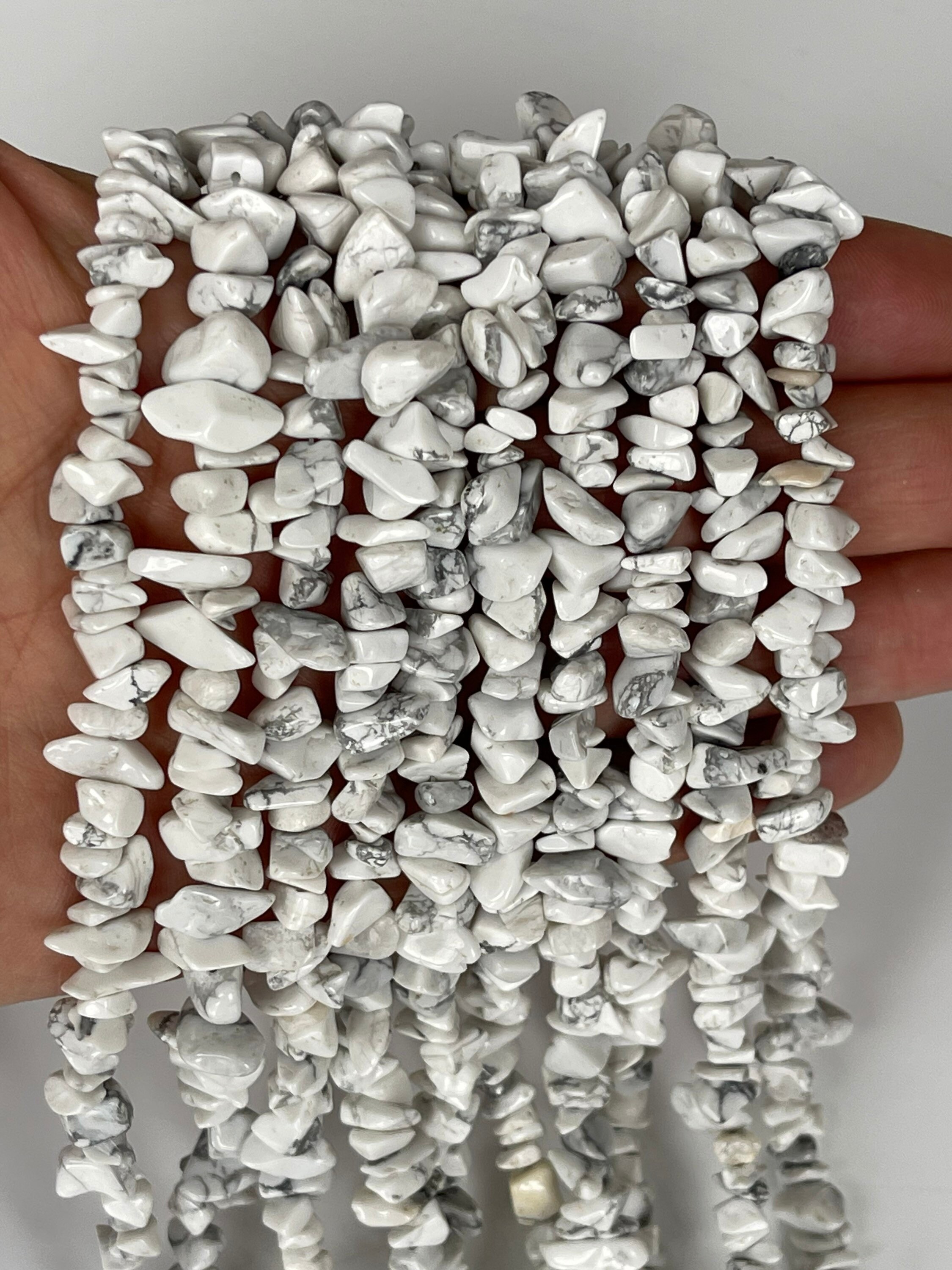 Bracciale chips in Howlite Azzurra, elastico