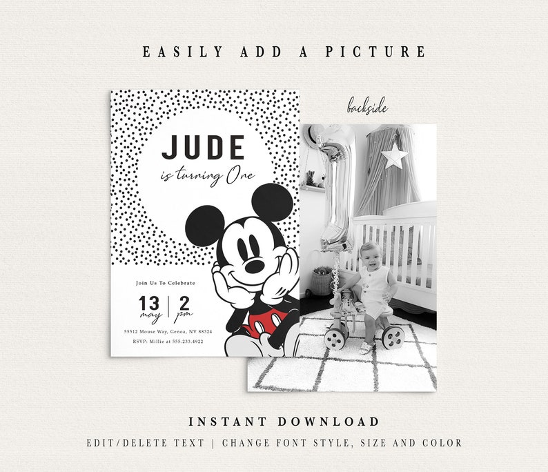 Puede incluir: Una invitaci&oacute;n imprimible en blanco y negro con un personaje de dibujos animados de Mickey Mouse. La invitaci&oacute;n dice "Jude cumple un a&ntilde;o" e incluye una fecha y hora para el evento. La invitaci&oacute;n tiene un fondo de lunares.