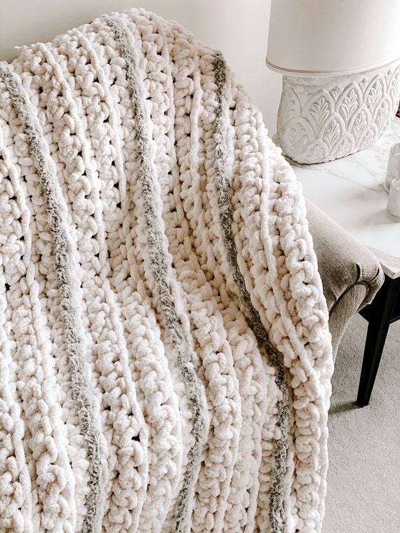 Winter Snow Chunky Crochet Blanket Pattern 