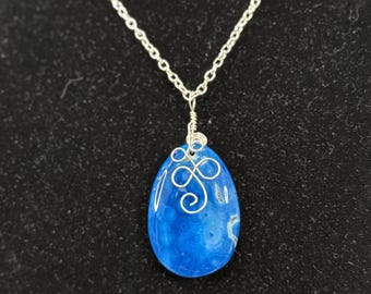 Ocean blue Jasper agate dual sided hand shaped loops necklace