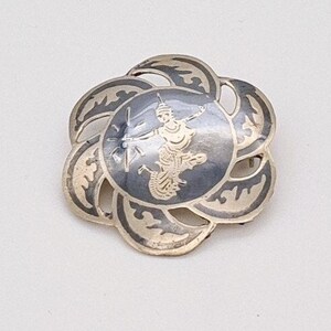 Brosche aus Siam-Silber