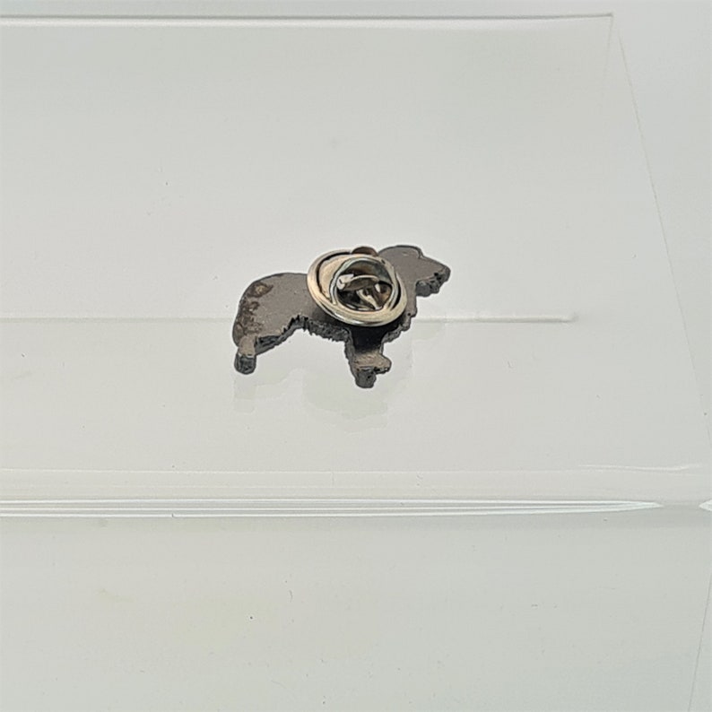 New Clutch Back Vintage Pin Brooch Grey  Black Pin Gift Boxed Labrador Retriever