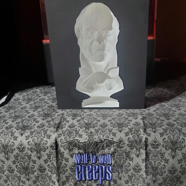 Mansión Embrujada tras los Bustos